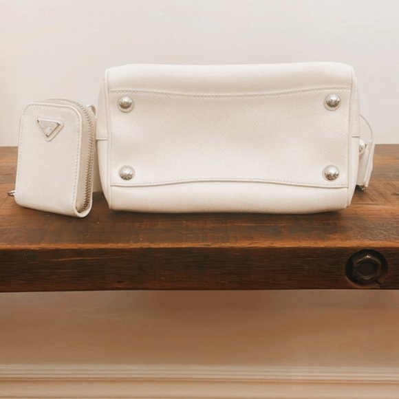 PRADA Saffiano Lux leather top handle in white - Picture 6 of 10